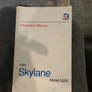 1982 Cessna Skylane 182R Pilot's Information manual